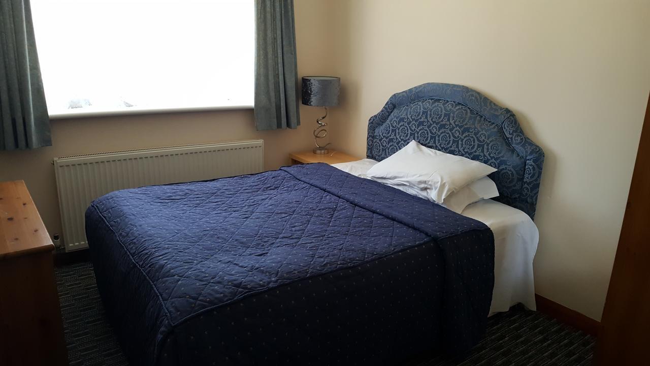 Airport Guest House Слау Экстерьер фото