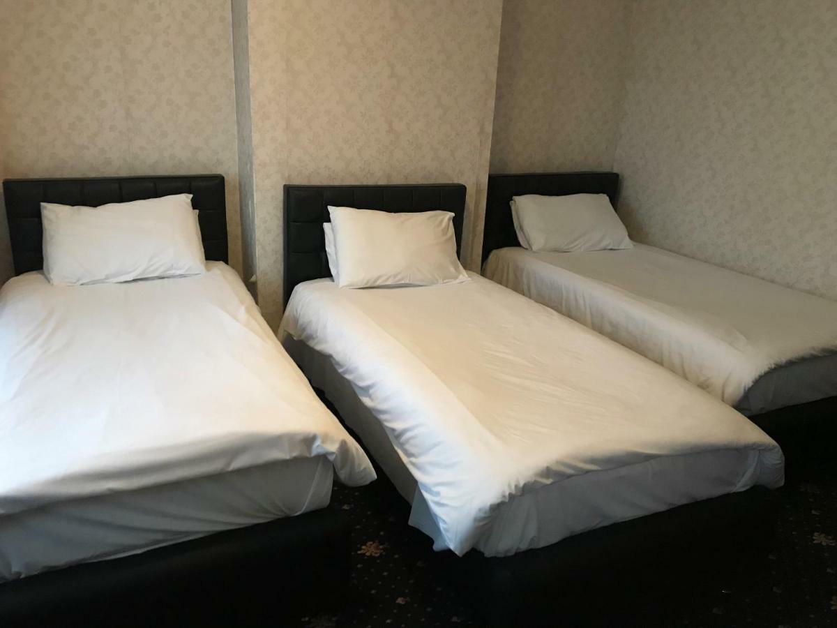 Airport Guest House Слау Экстерьер фото